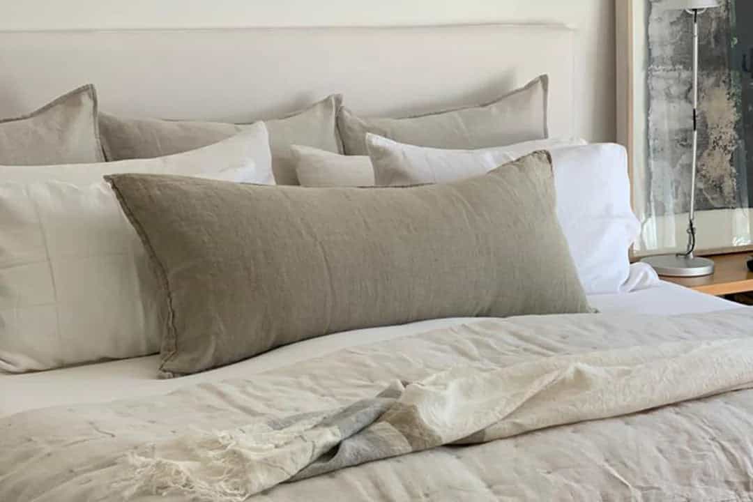 CUSHION ANTOINETTE 41" x 20"