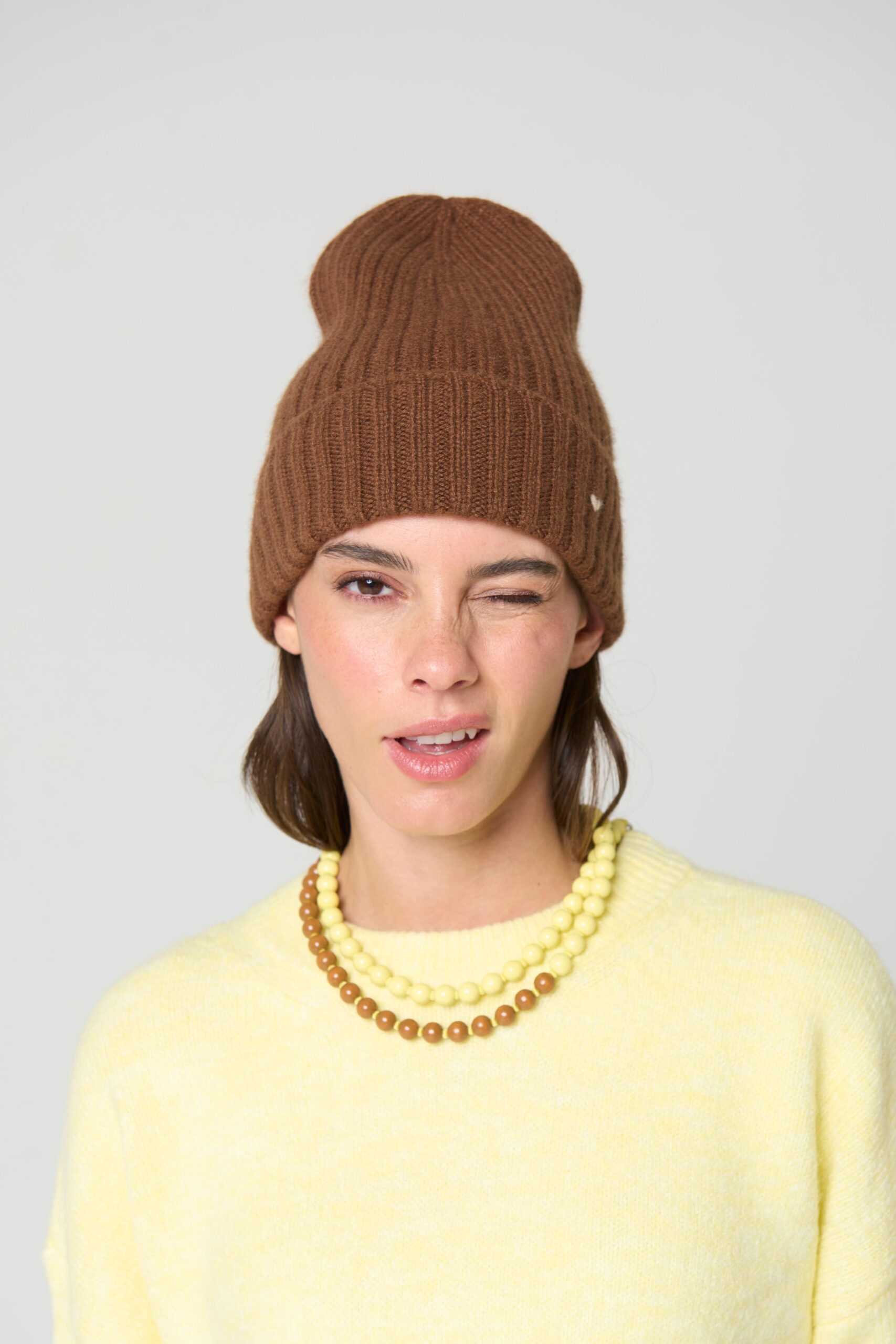 The Rib Beanie – Hazelnut