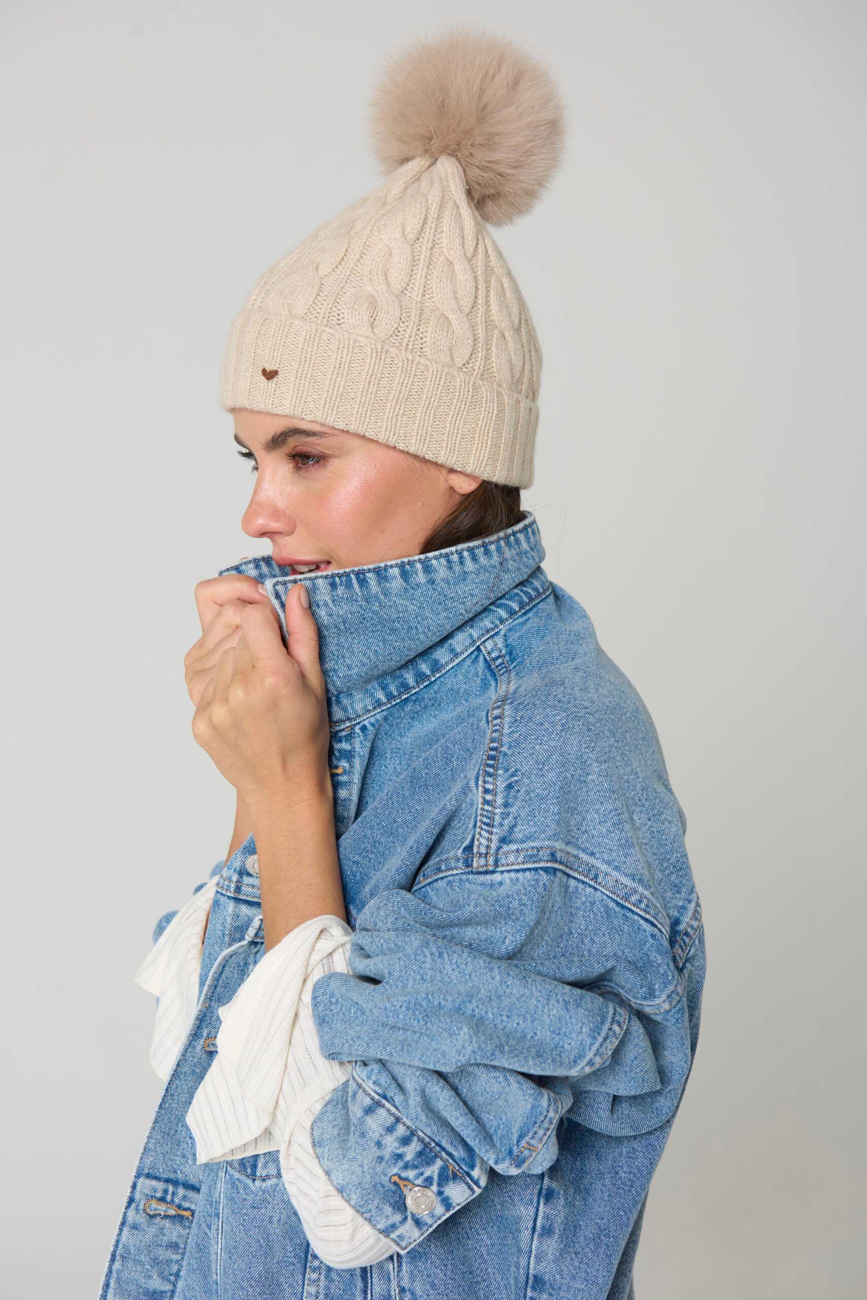 The Cable Beanie – Oatmeal