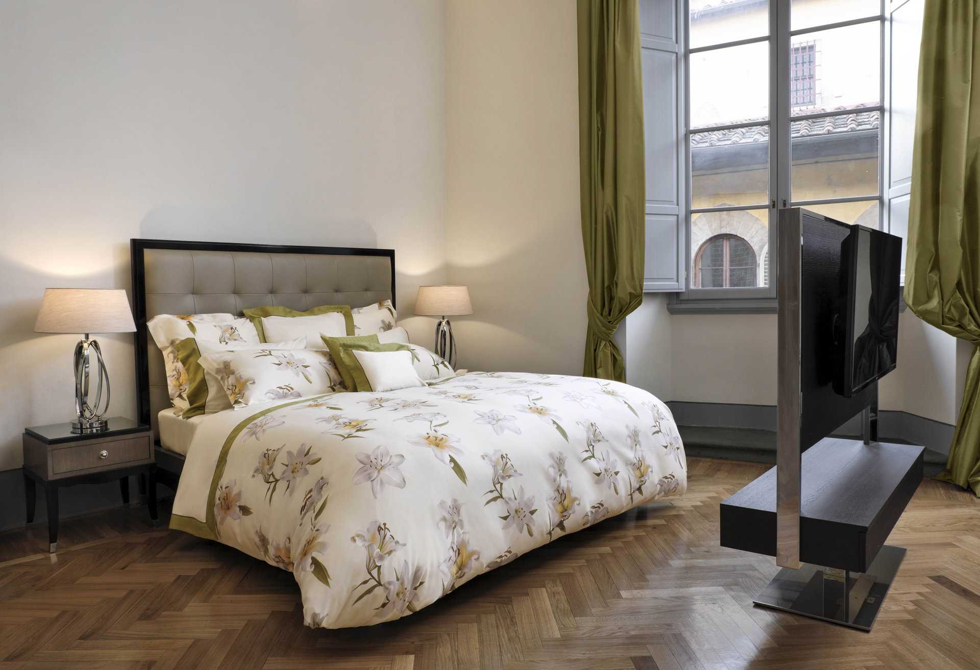 Lilium Duvet Cover
