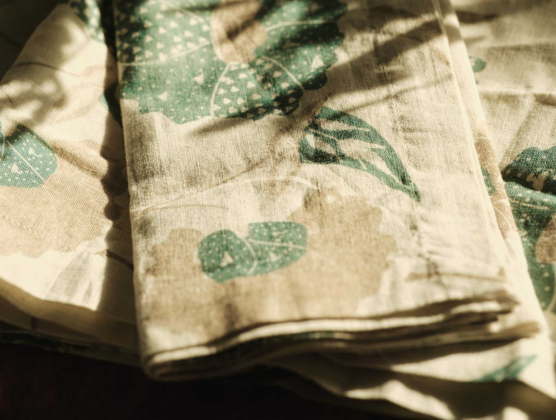 Aurora Print Table Runner | Natural w/Surf