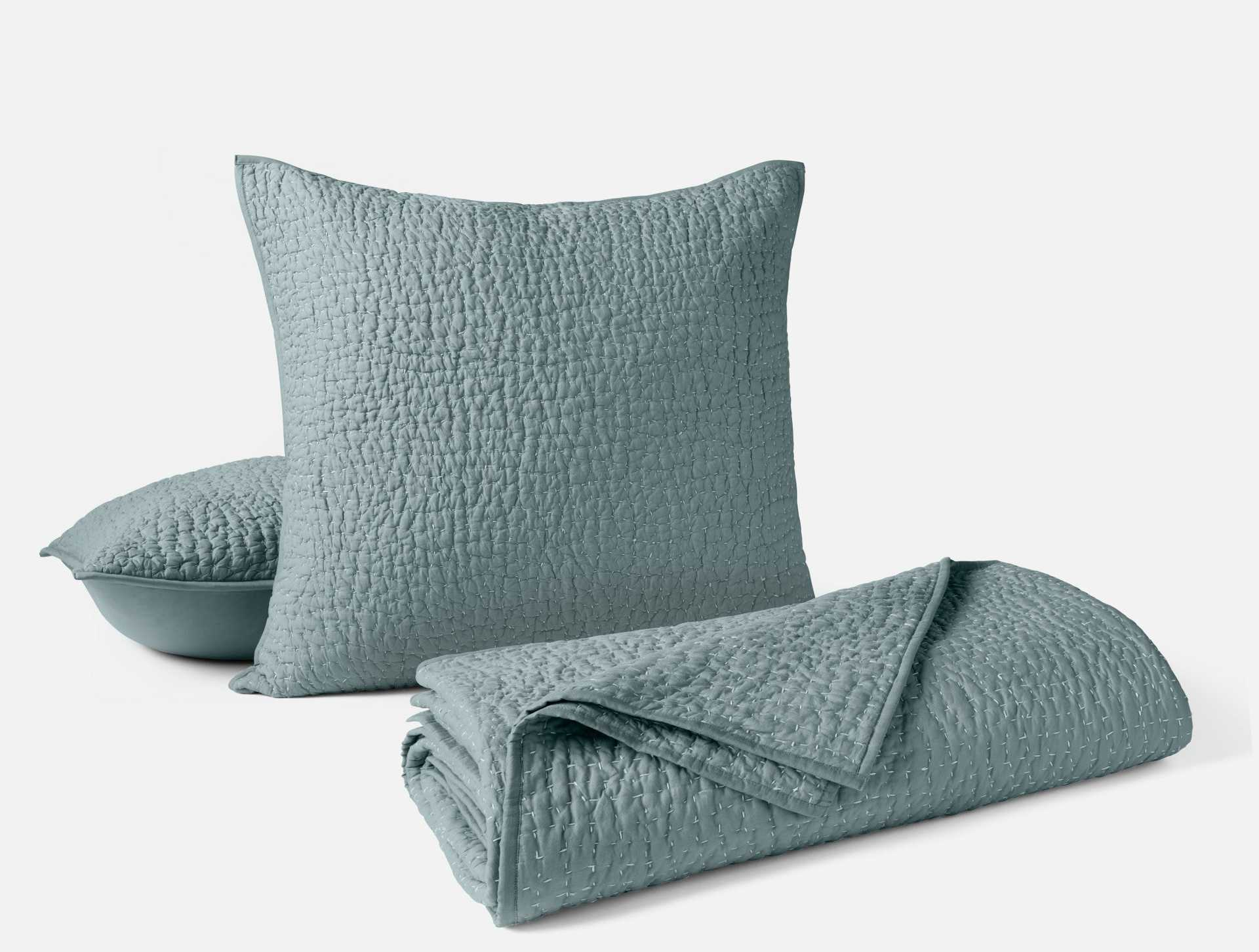 Pebbled Handstitched Quilt Set