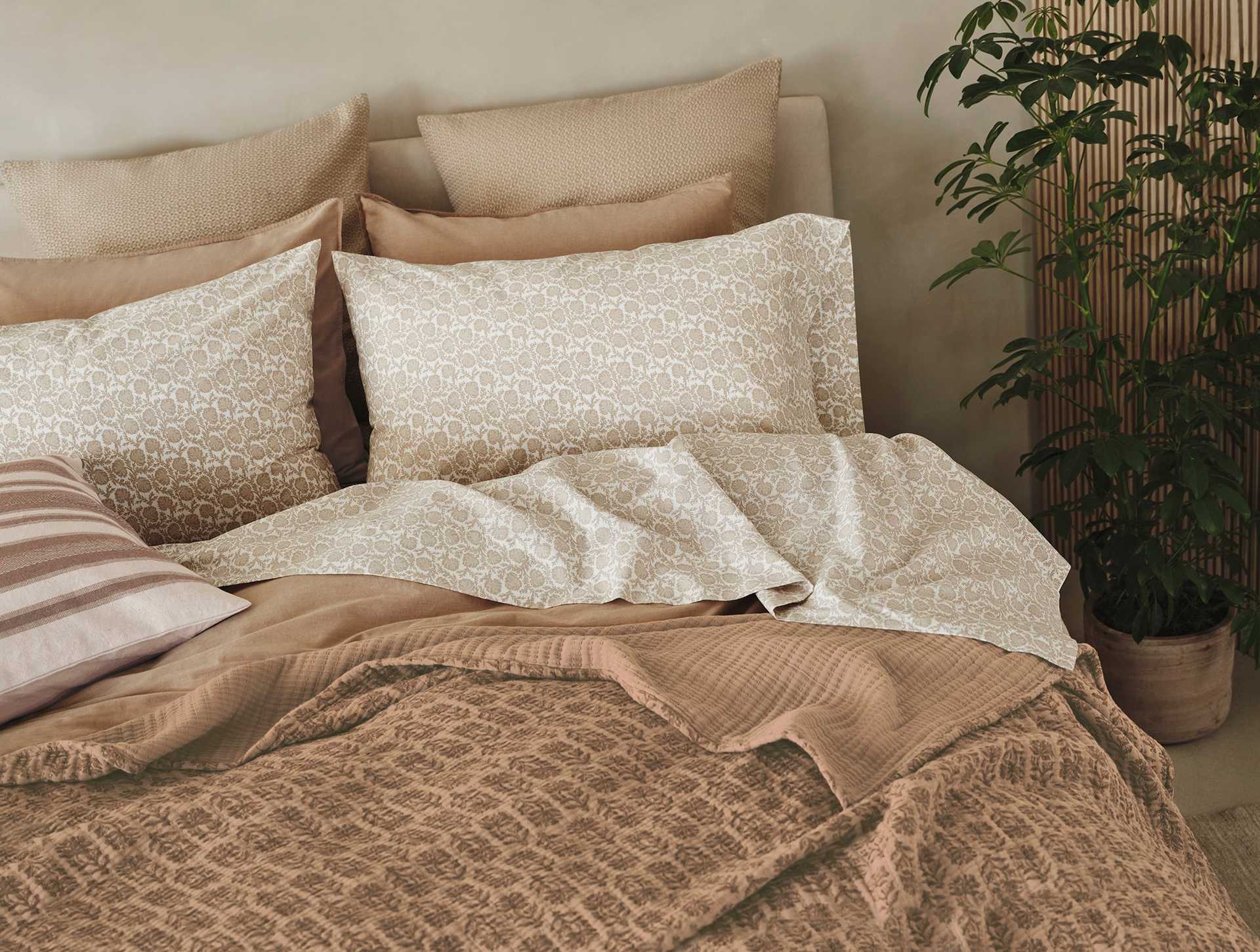 Mirada Organic Matelasse Coverlet