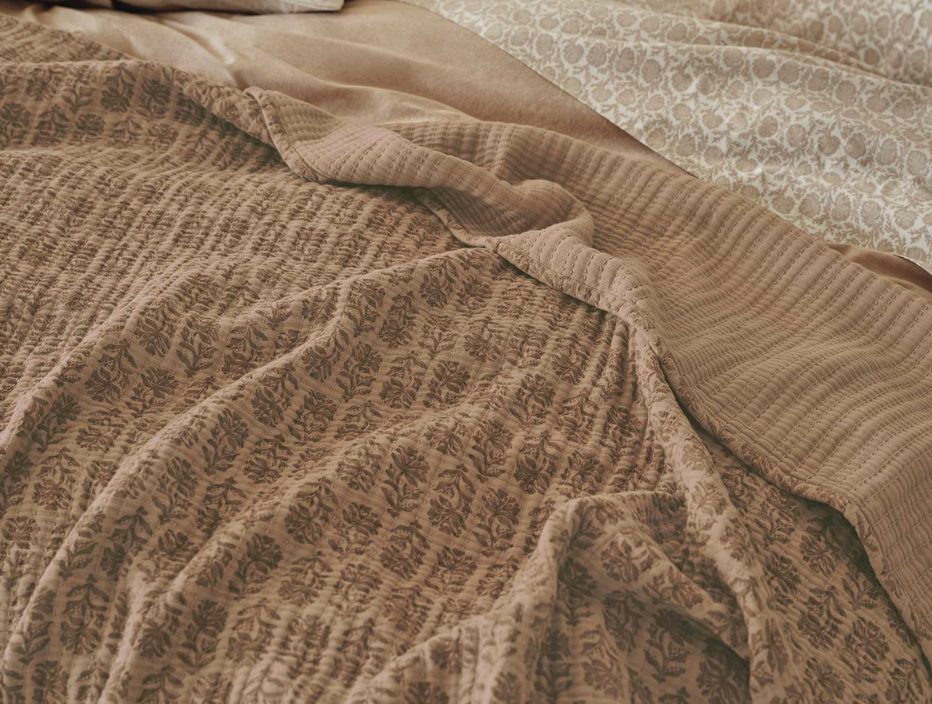 Mirada Organic Matelasse Coverlet