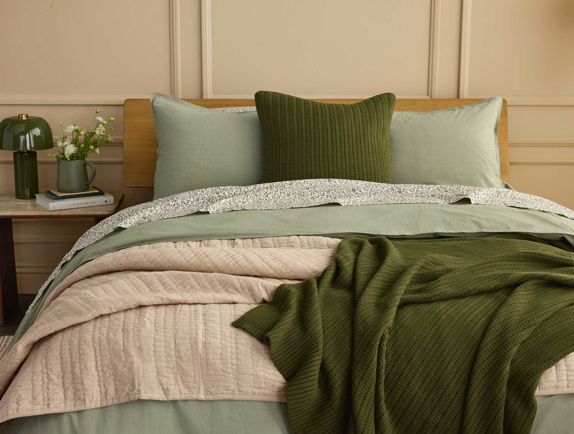 Casa Loma Organic Knit Throw