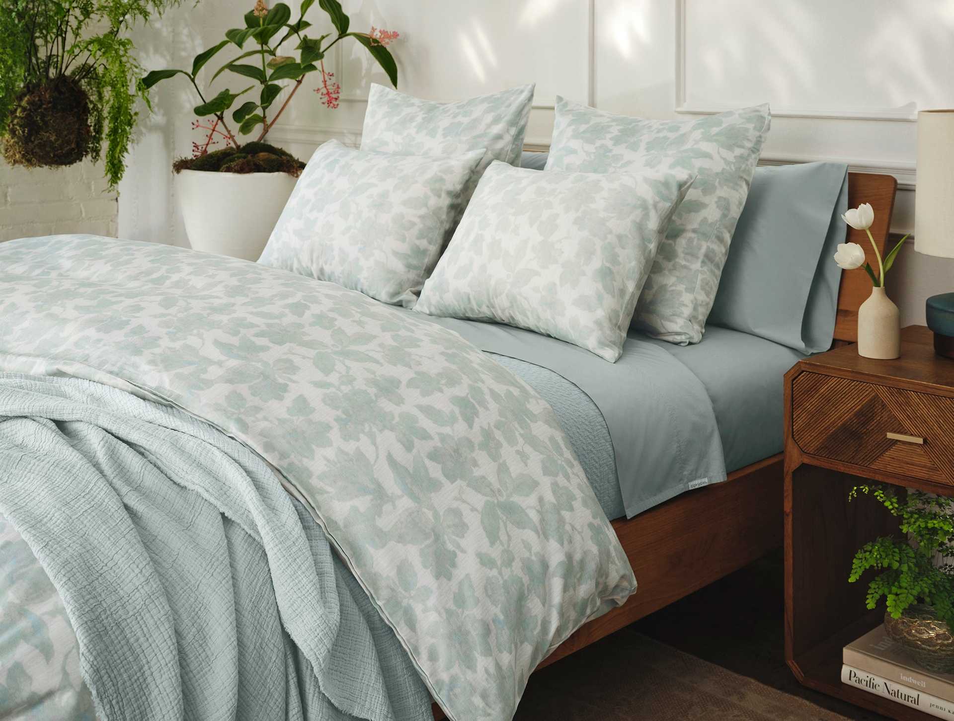 Topanga Organic Matelasse Throw