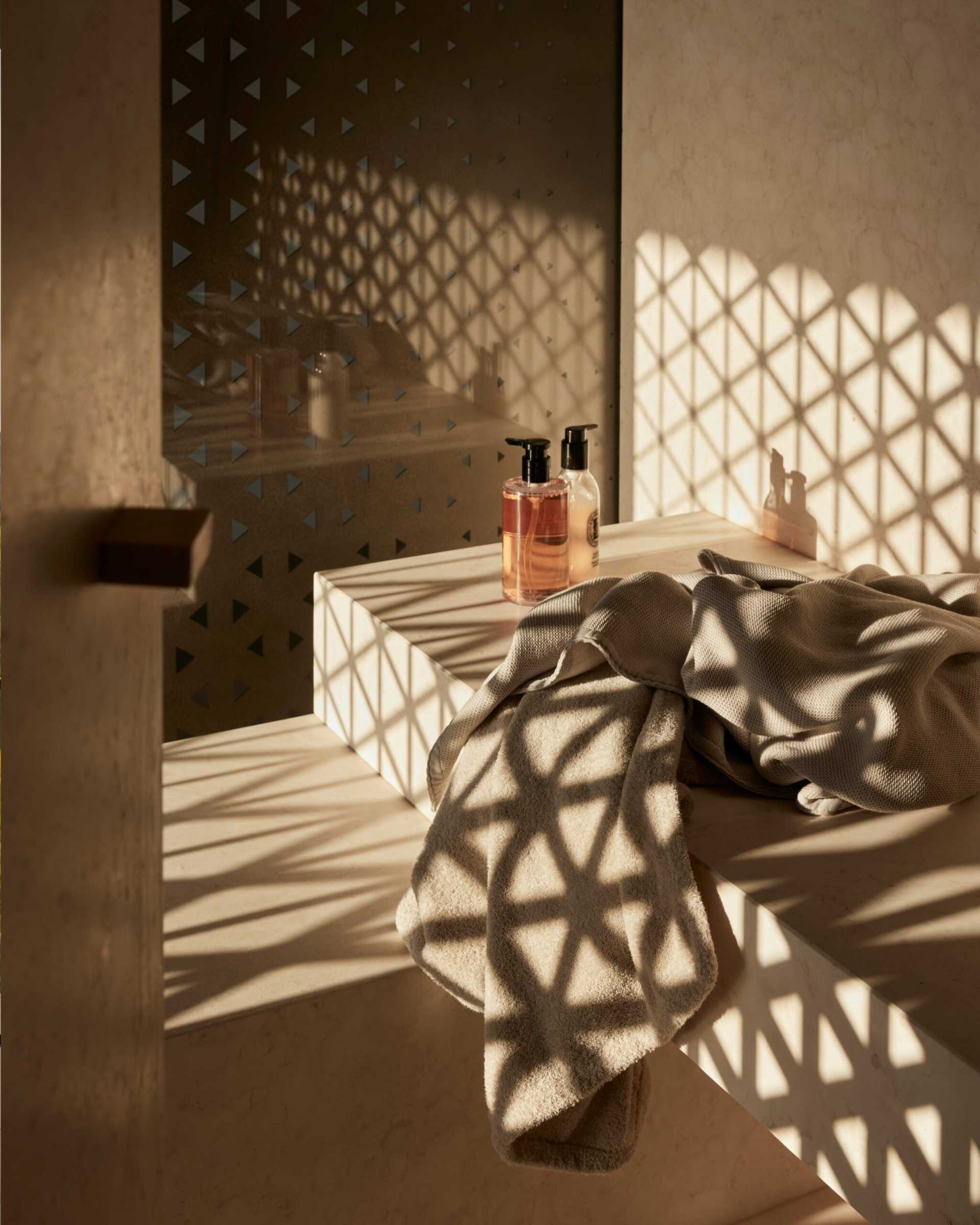 Crisp Bath Towel - Image 5