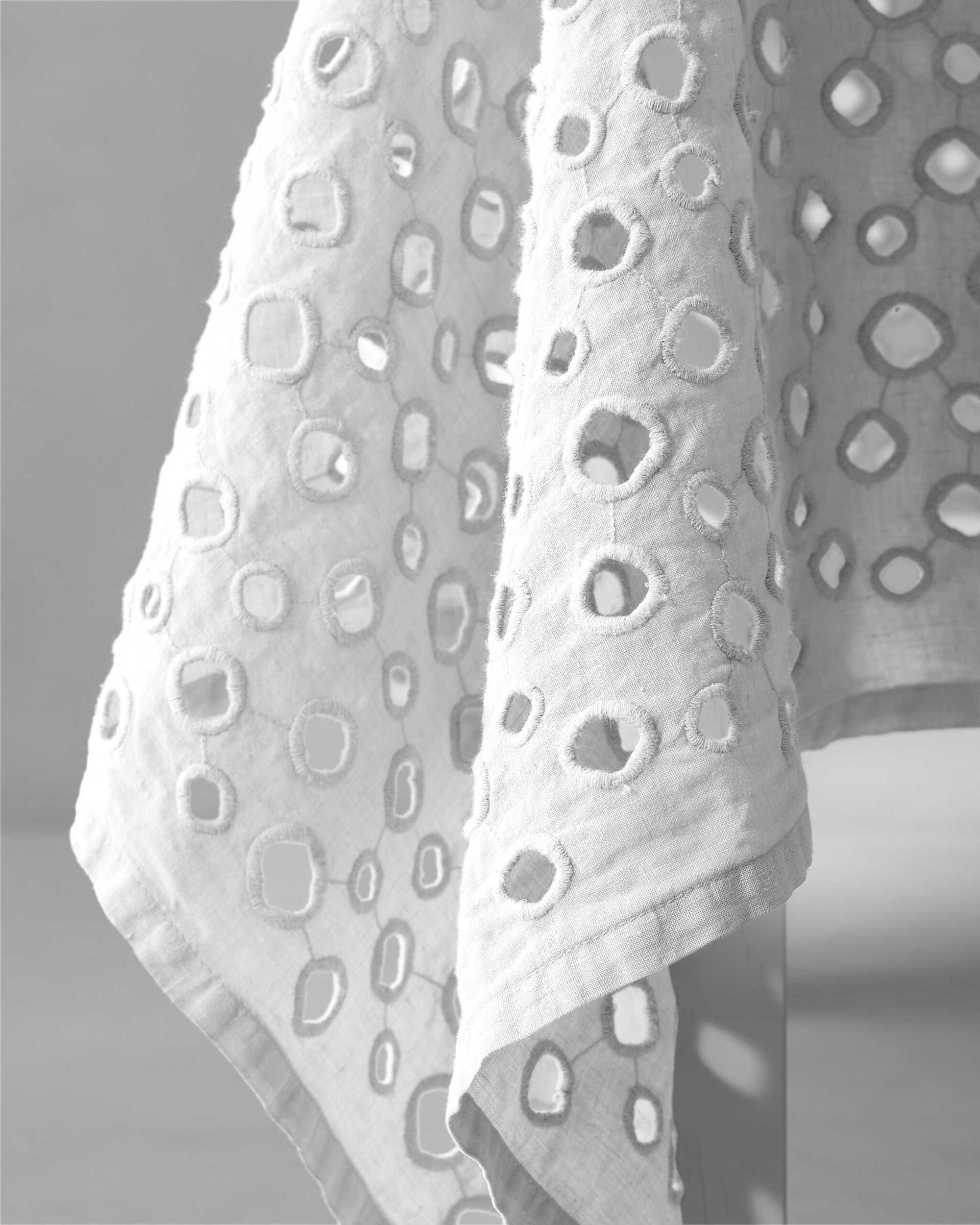 Ols Table Cloth - Image 4