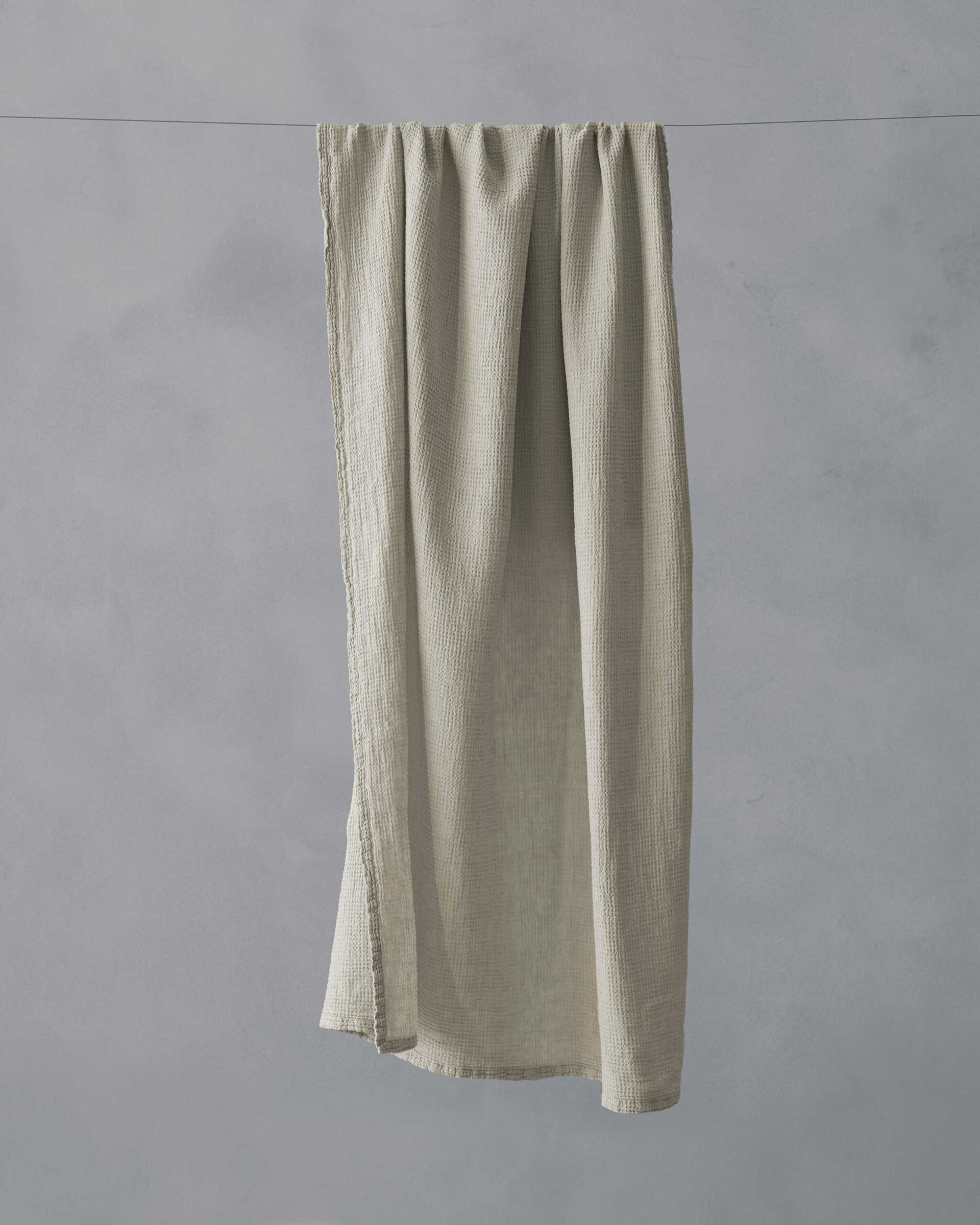 Lipe New Bath Towel - Image 4