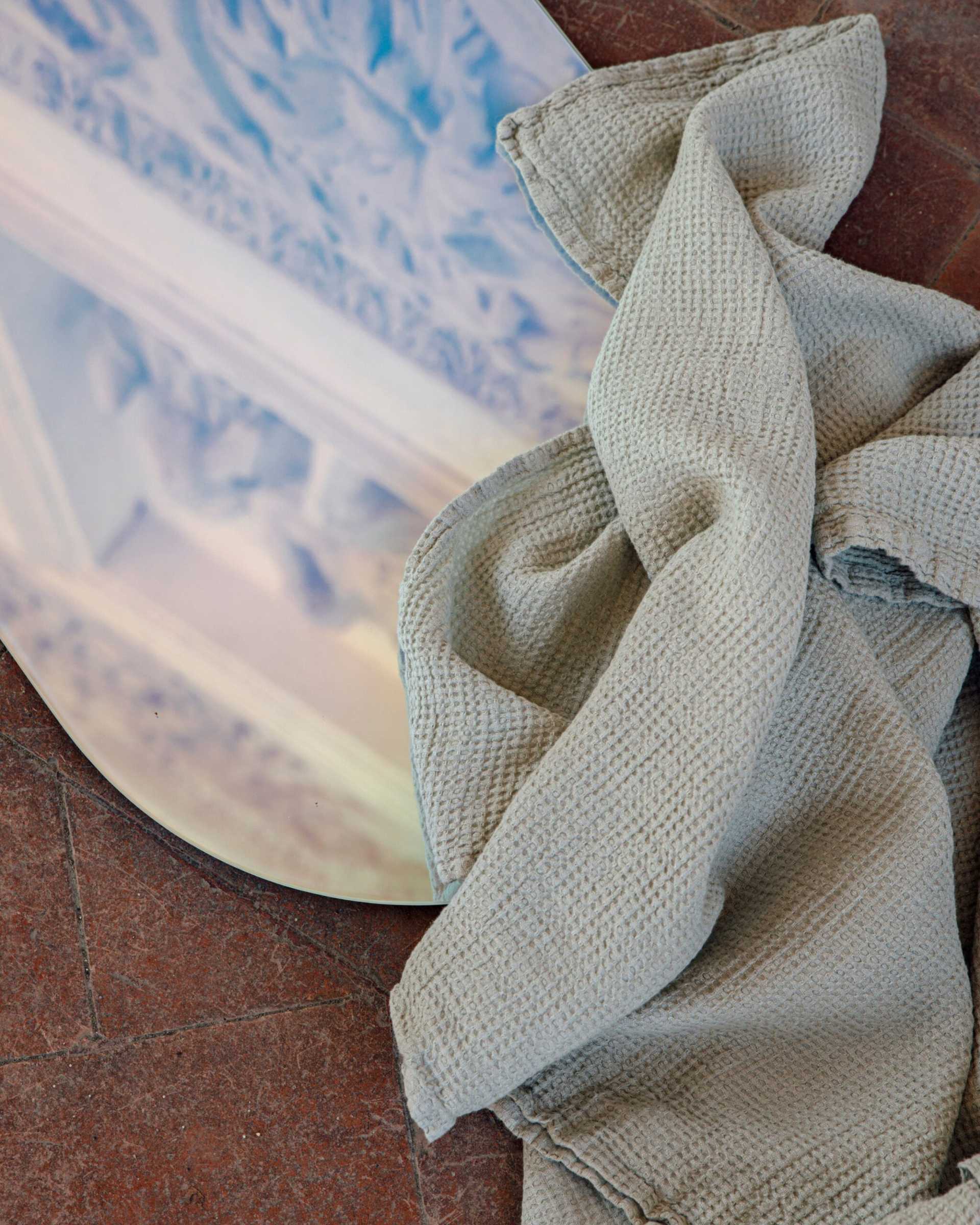 Lipe New Bath Towel - Image 3