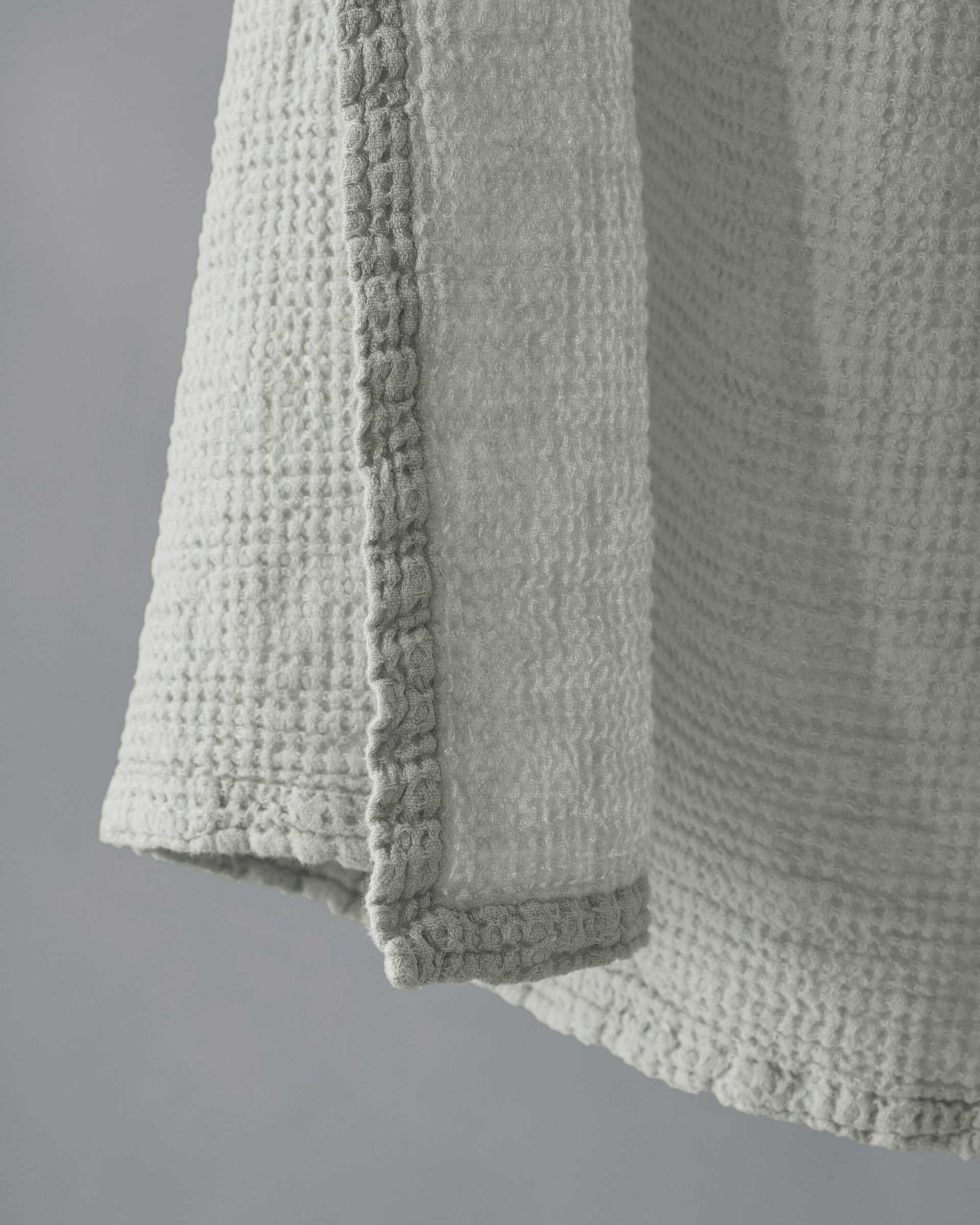 Lipe New Bath Towel - Image 15