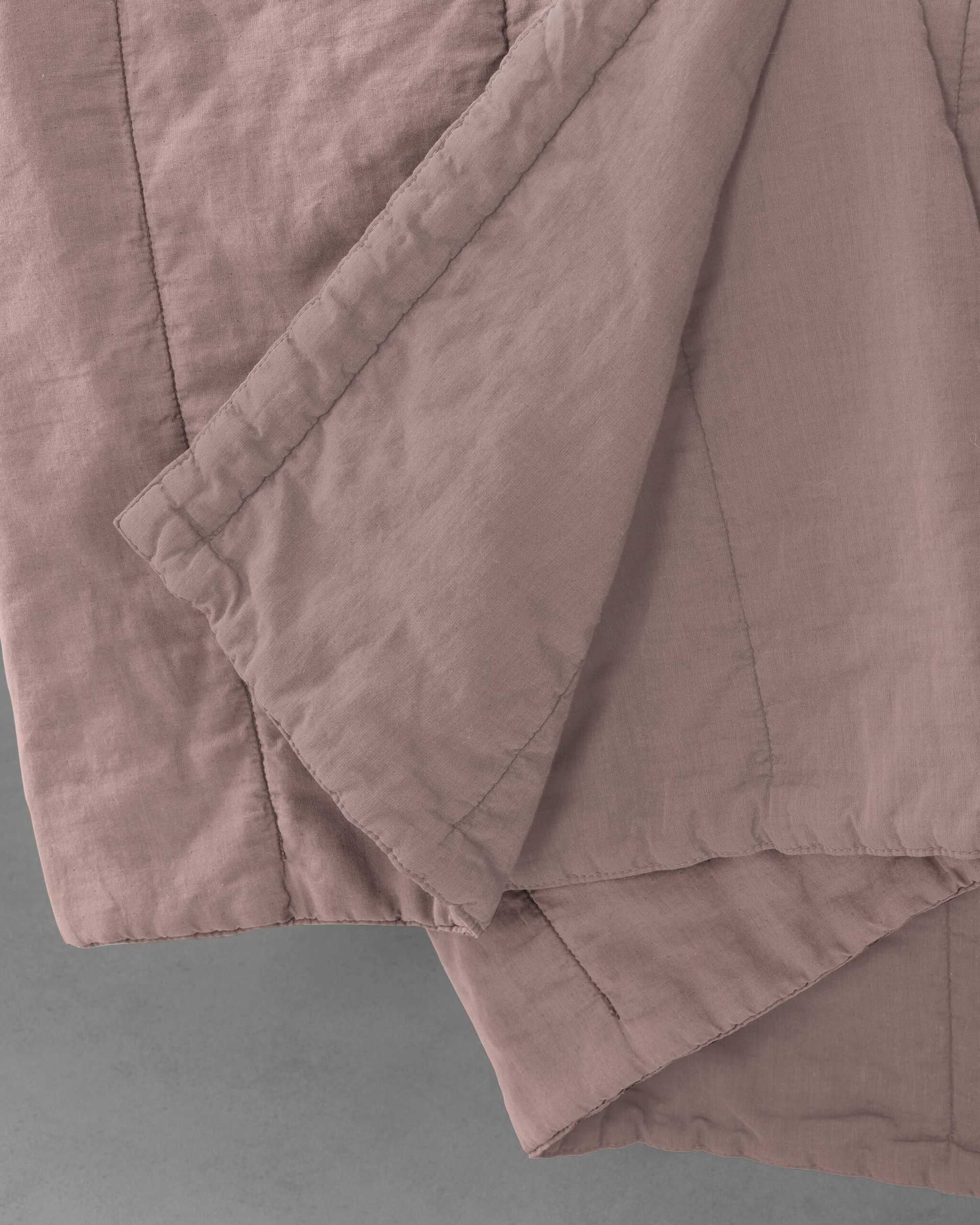 Miro Plain Quilt - Image 6