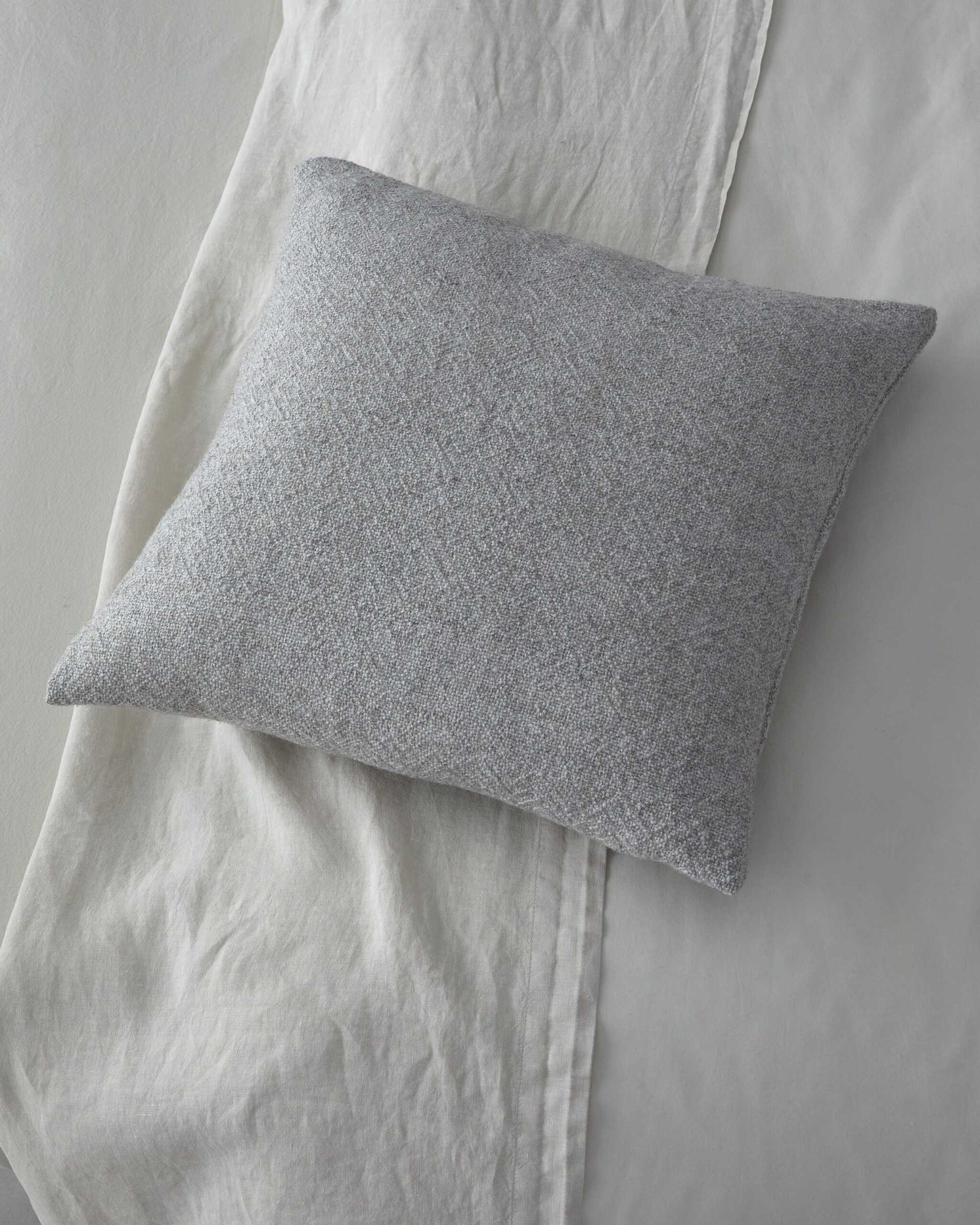 Des Cushion