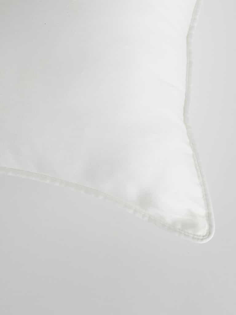 Travel pillow corner with white background |Size:Travel