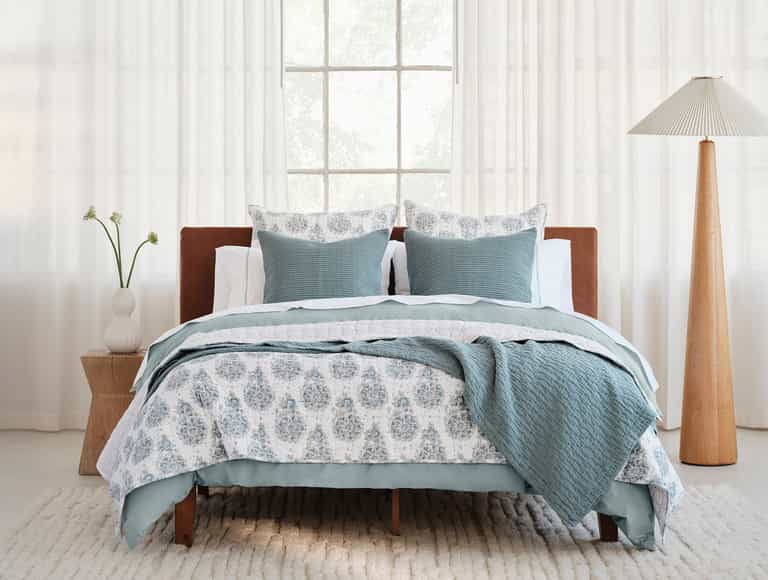 Flores Handstitched Organic Quilt - Coyuchi | Tidal