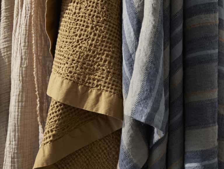 Mojave Organic Linen Throw | Indigo