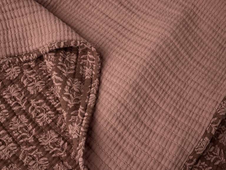 Mirada Organic Matelasse Throw