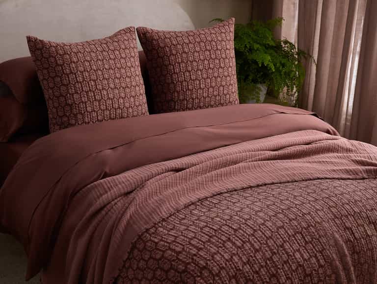 Mirada Organic Matelasse Throw