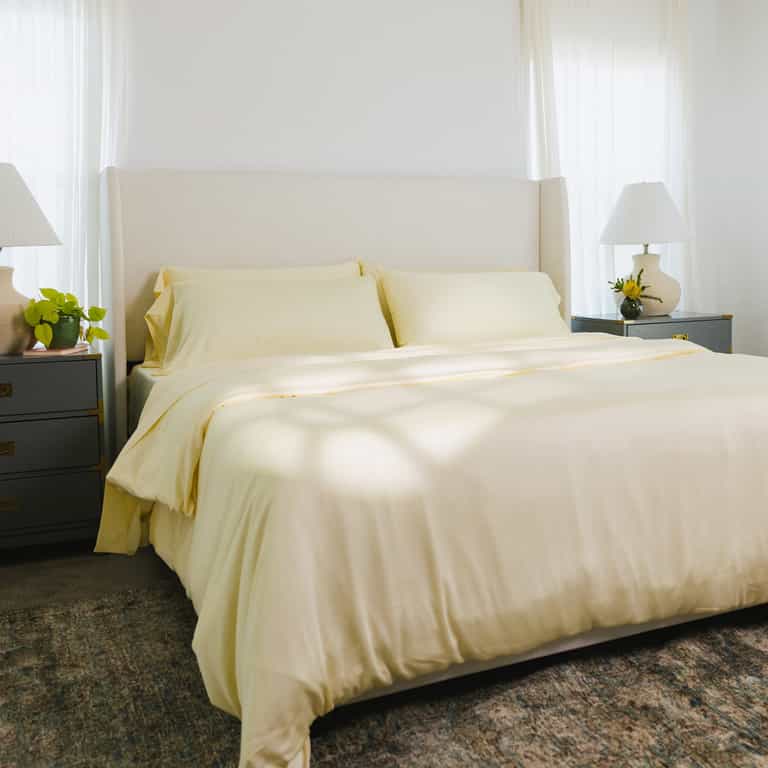Bed with Lemonade duvet cover and sheet set |Color:Lemonade