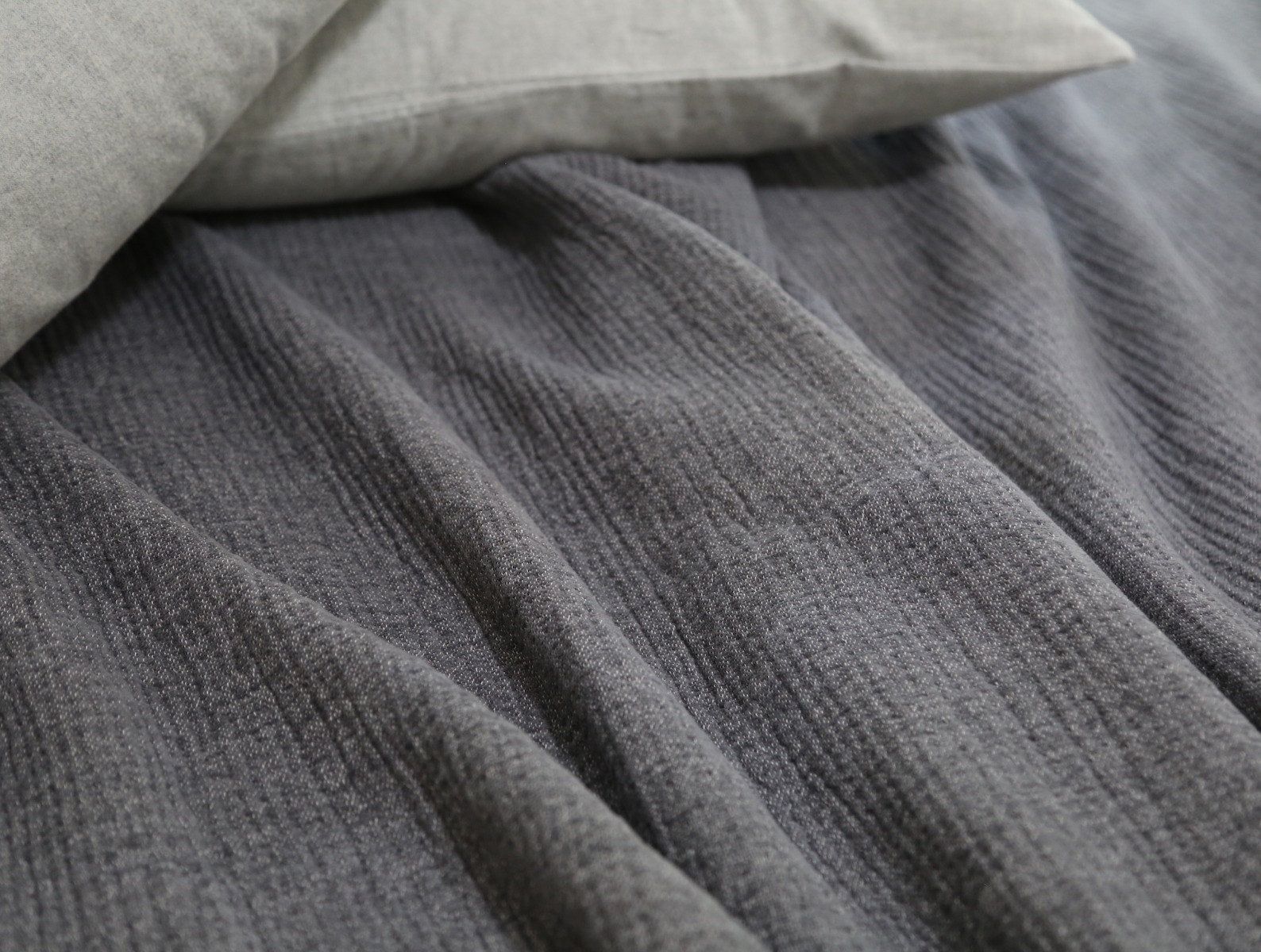 Cozy Cotton Organic Throw | Charcoal