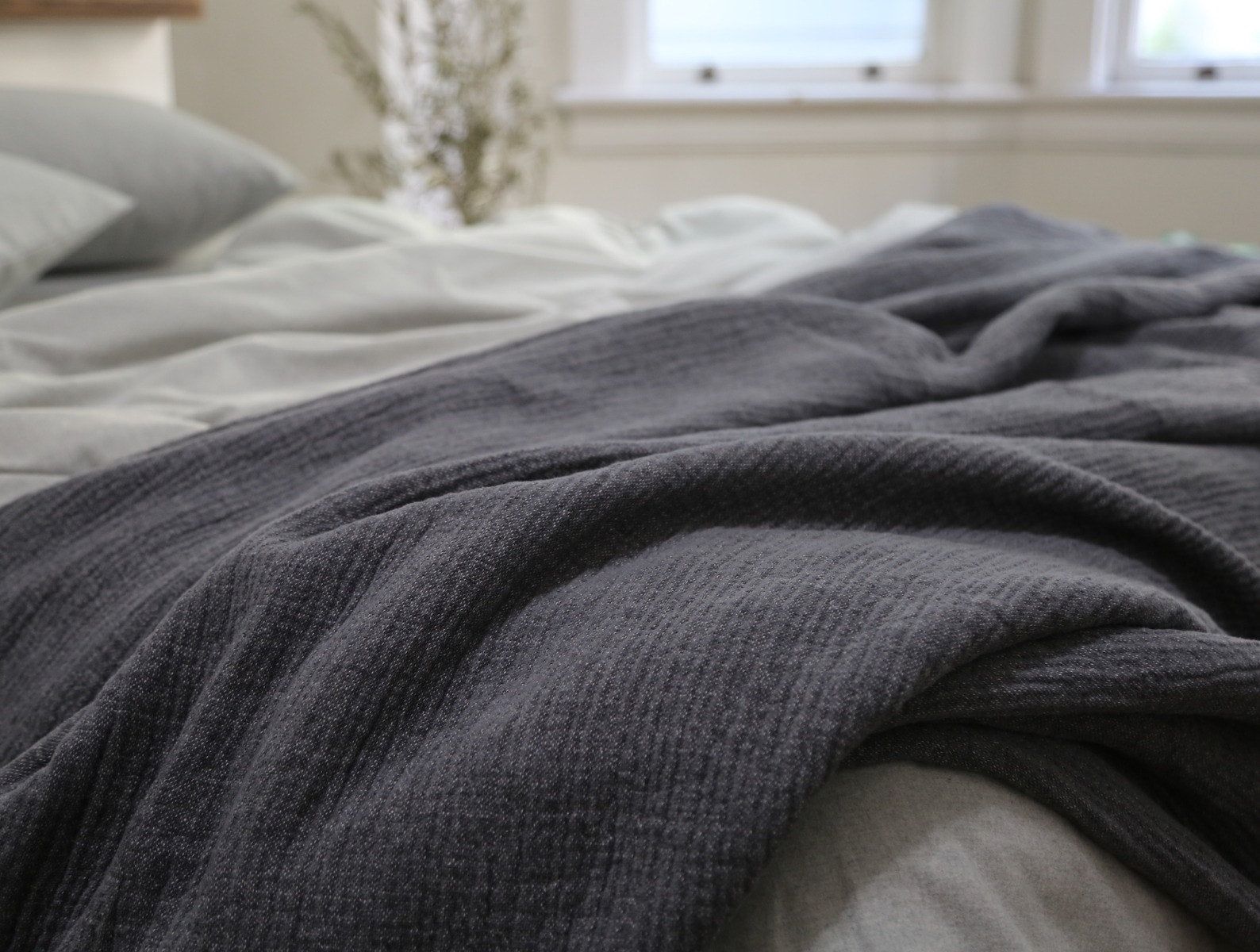 Cozy Cotton Organic Throw | Charcoal