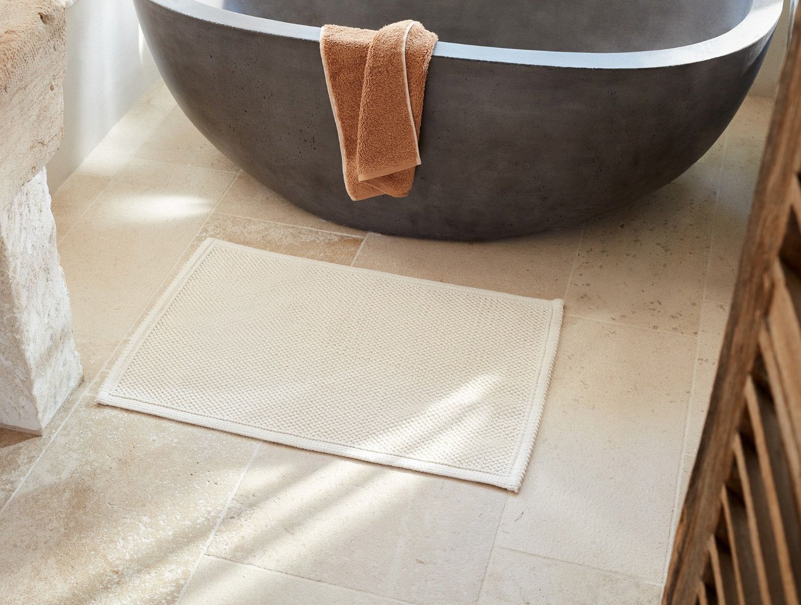 Pebbled Organic Bath Rug | Undyed