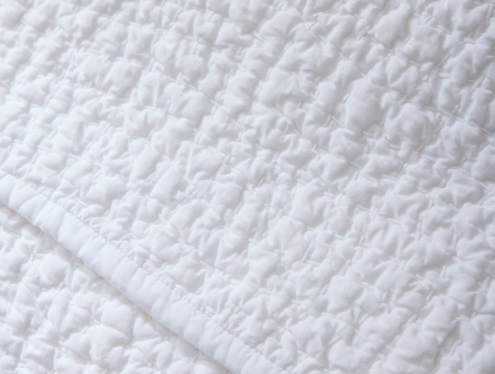 Pebbled Handstitched Organic Quilt | Alpine White