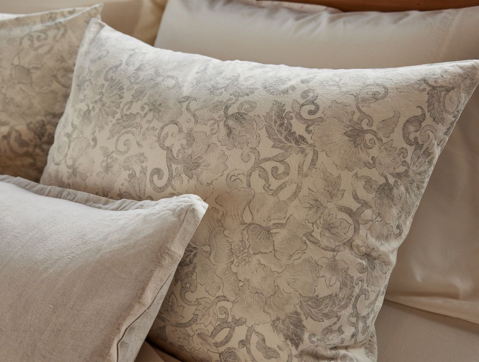 Solana Organic Print Standard Sham | Undyed w/Grays Botanical