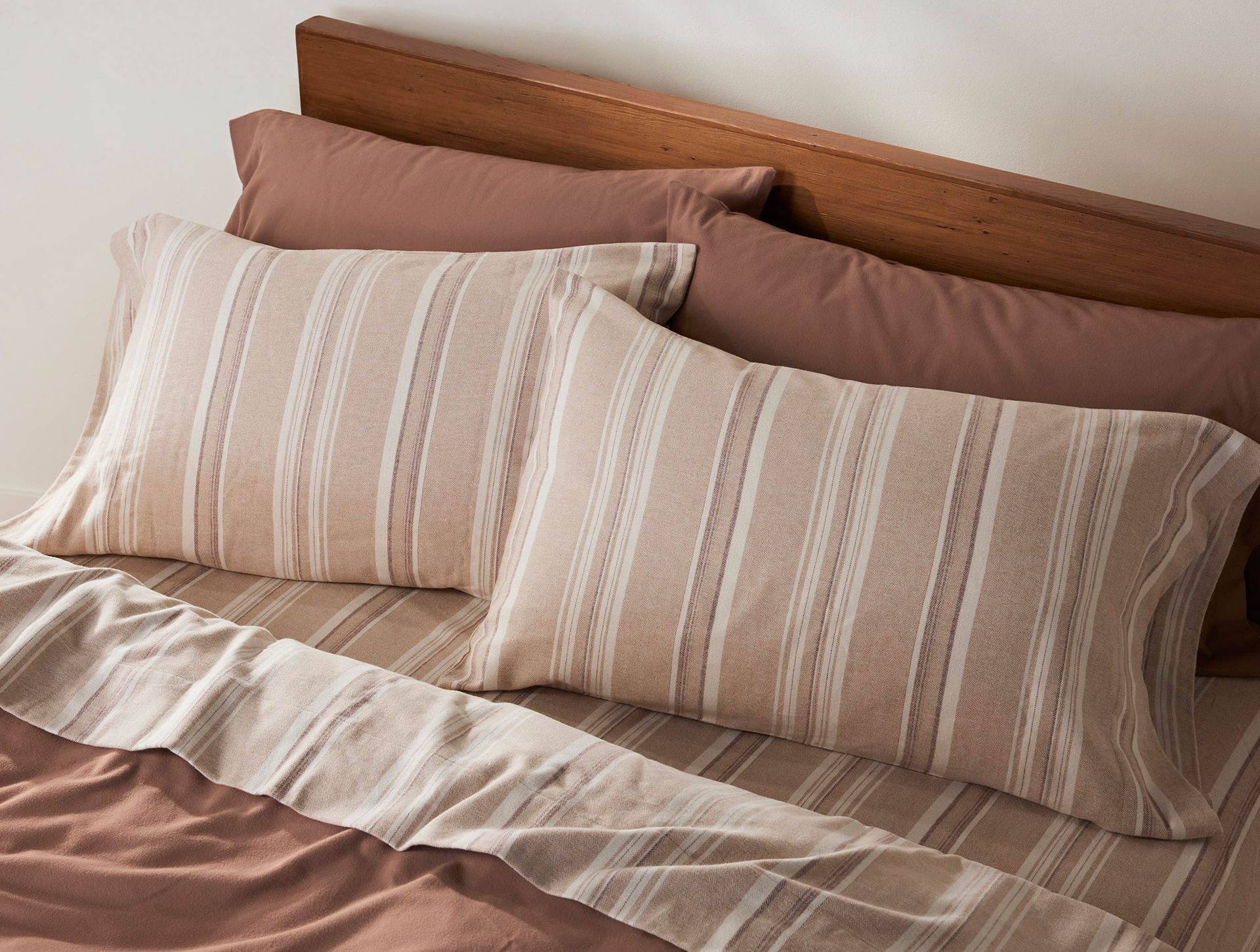 Cloud Brushed™ Organic Flannel Sheet Set | Fawn Herringbone Stripe