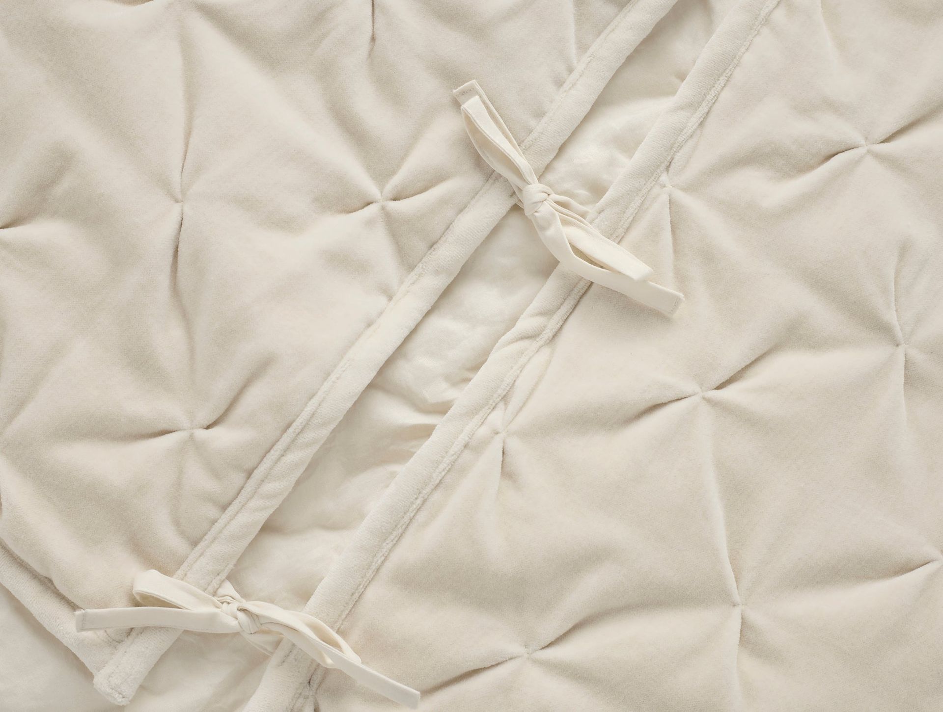 Velvet Tufted Organic Tree Skirt | Undyed