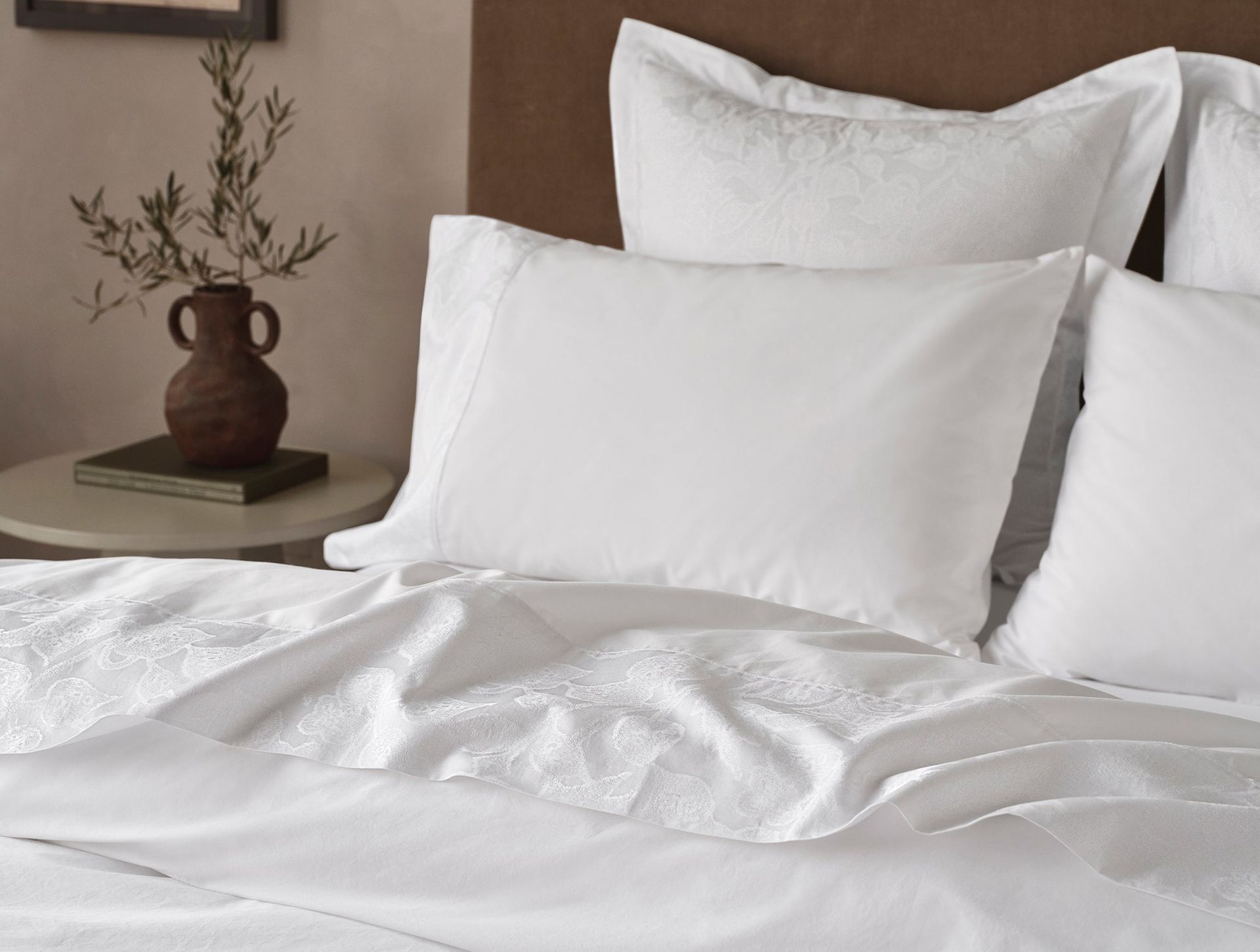 Heritage Organic Jacquard Border Pillowcases - Coyuchi | Alpine White