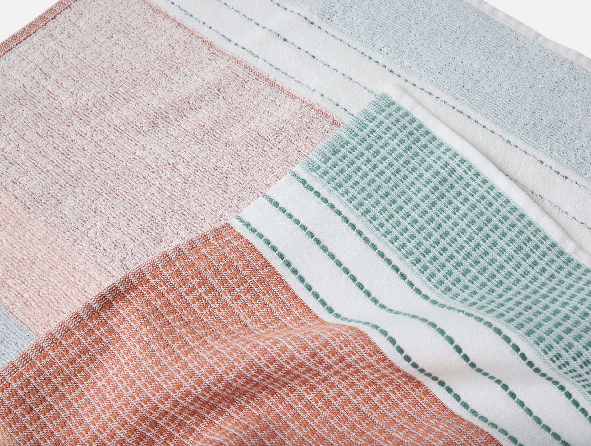 Seabright Organic Beach Towel - Coyuchi | Apricot
