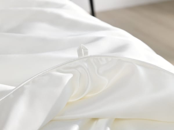 Silk Comforter with Silk Shell by La Seta - Image 5