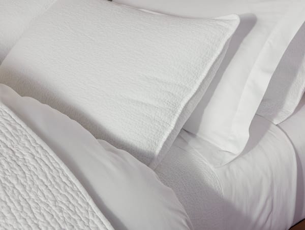 Cascade Organic Matelasse Blanket | Alpine White