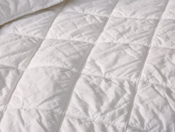 Diamond-Stitched Organic Cotton Comforter | Alpine White