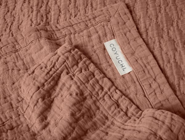 Pescadero Matelasse Organic Blanket - Coyuchi | Praline