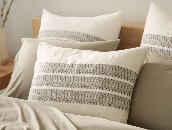 Lost Coast Organic Duvet Cover | Soft White w/Deep Graphite