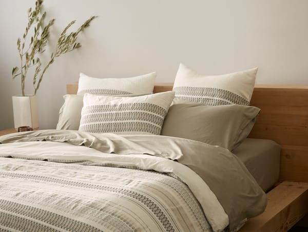 Lost Coast Organic Duvet Cover | Soft White w/Deep Graphite