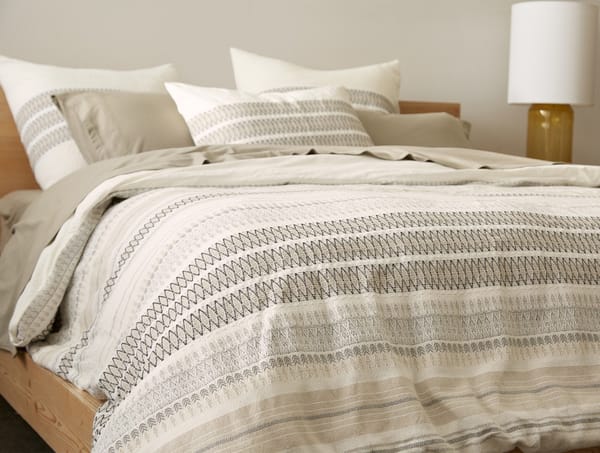 Lost Coast Organic Duvet Cover | Soft White w/Deep Graphite