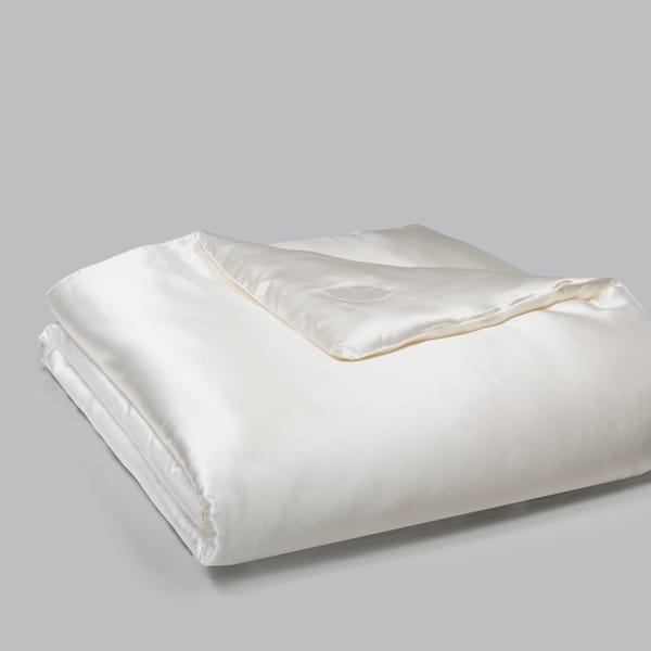 silk comforter, best quality silk comforter, Perle Silk, luxurious silk comforter, 100% mulberry silk