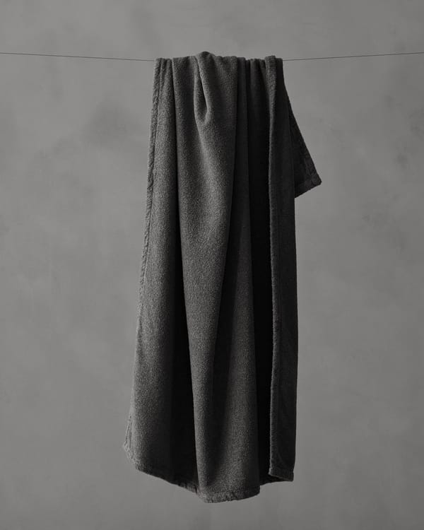 Linge Bath Towel - Image 5