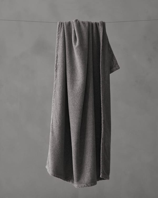 Linge Bath Towel - Image 7