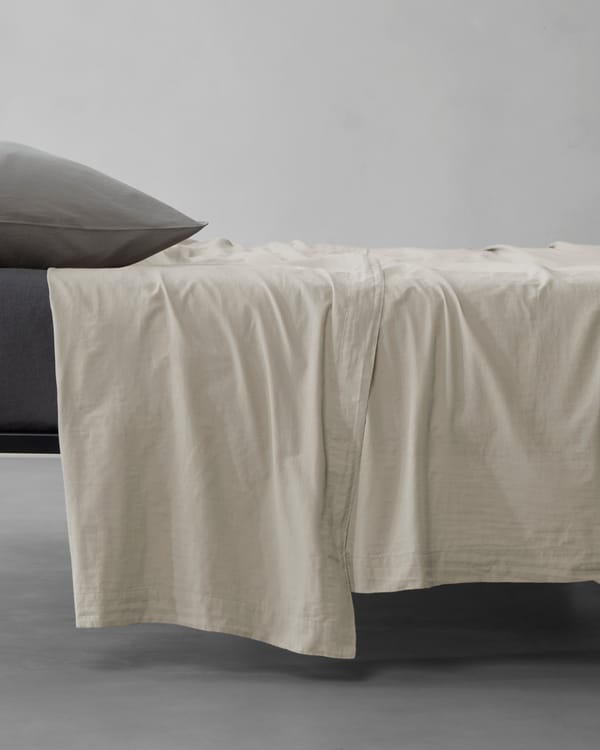 Miro Plain Bed Sheet - Image 3