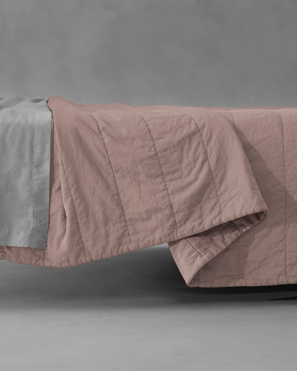 Miro Plain Quilt - Image 5