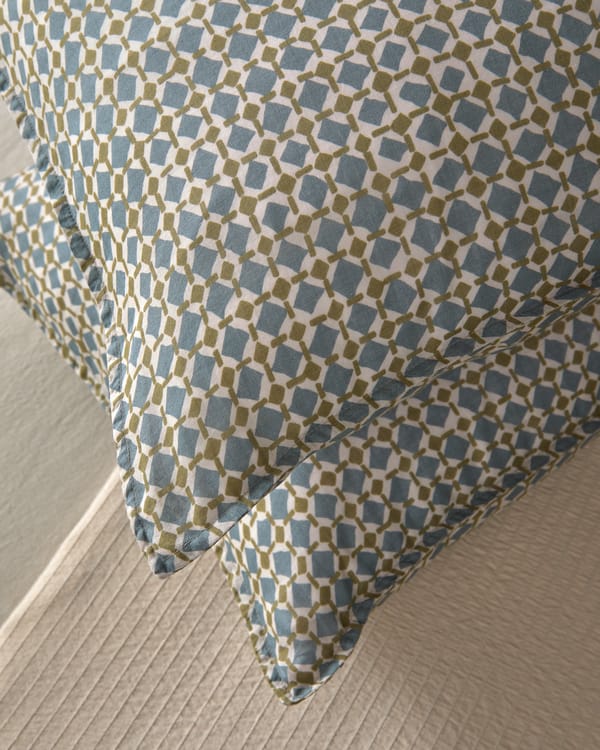 Nap Grid Pillow Cases Set - Image 2